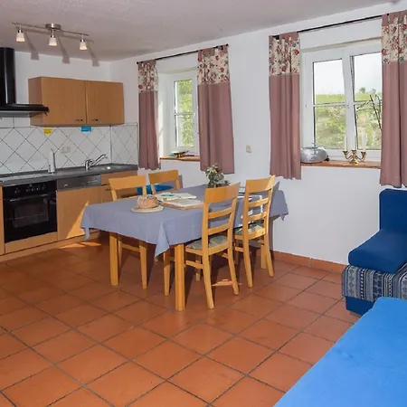Lecheler Apartment *